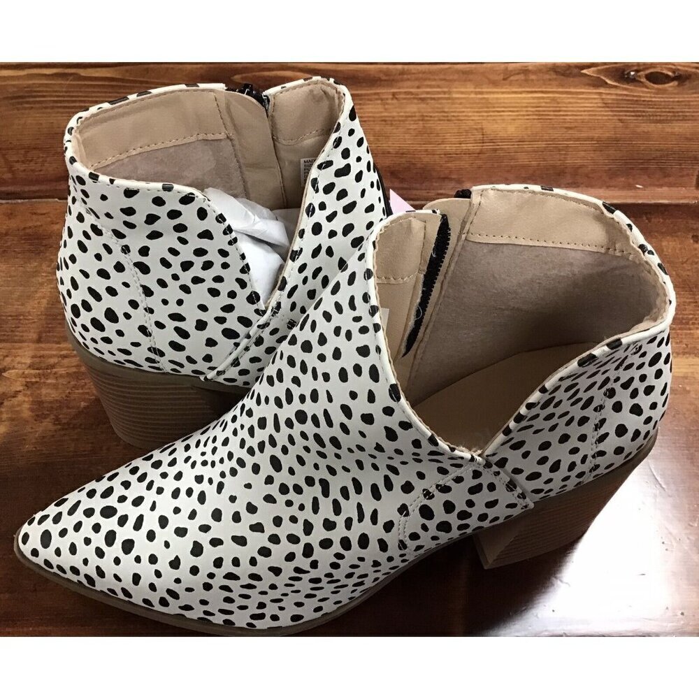 Woman’s 8 Serra Side Cut Out Boot With A Cool Pattern Statement Piece 🤩 - Picture 4 of 6